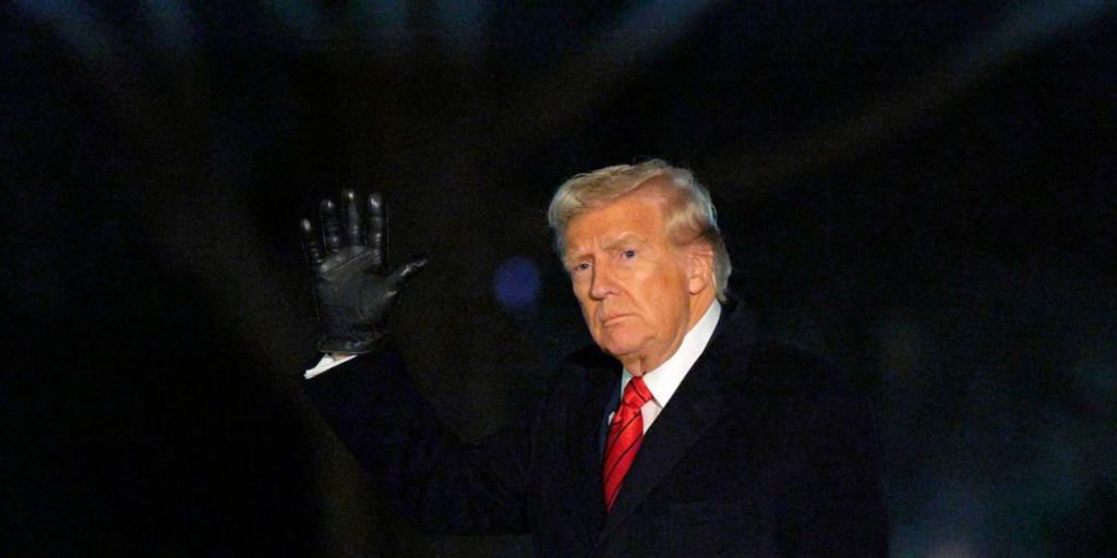 Trump Offers Federal Bureaucrats a Buyout to Leave: ‘Have a Nice Vacation’