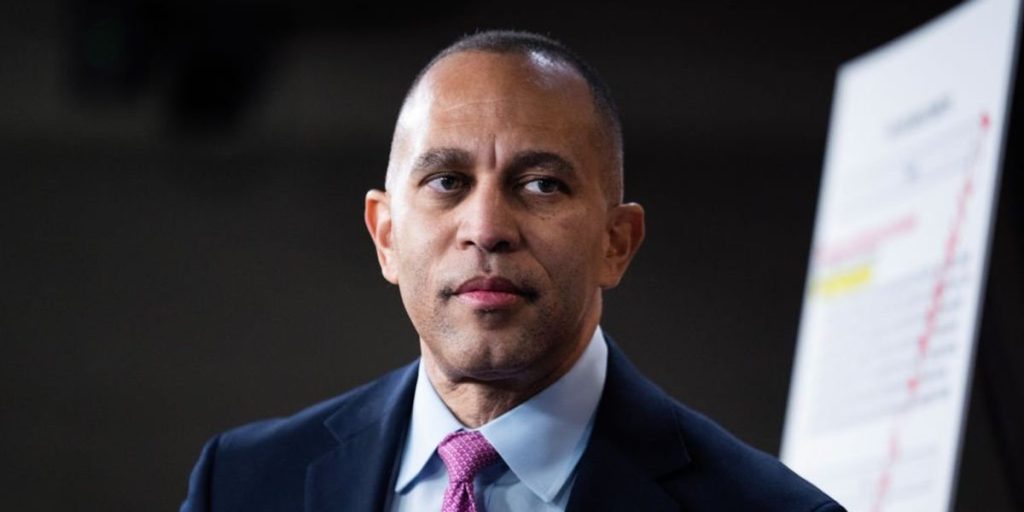 White House seeks apology from top Democrat for urging street protests against Trump agenda