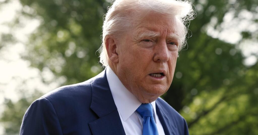 New Poll Shows Trump Approval Rating at 41%
