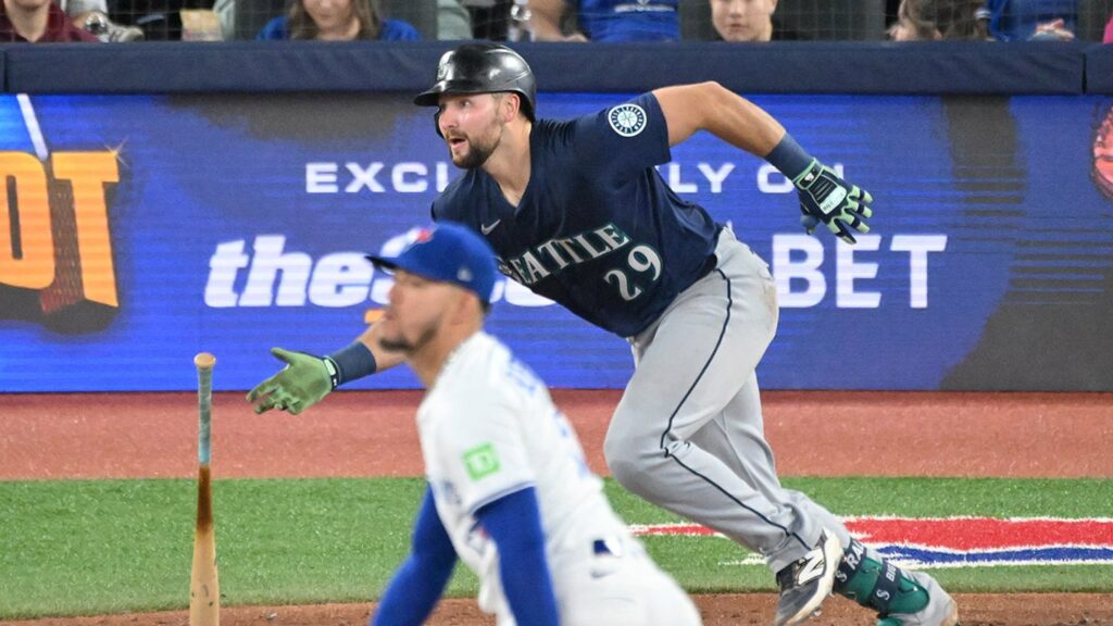 Blue Jays’ Berrios Confronts Mariners’ Raleigh Over Suspected Sign-Stealing
