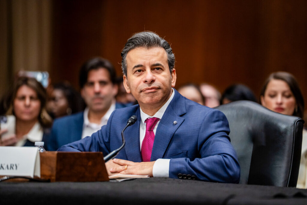 FDA Chief Shows Support if RFK Jr. Retracts COVID-19 Vaccine Recommendation for Kids