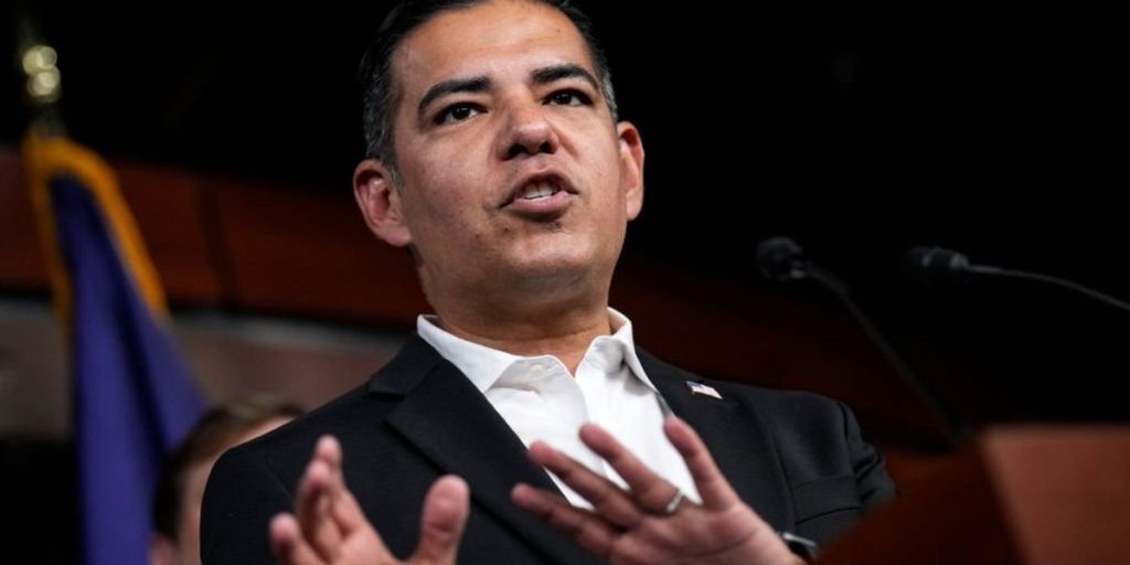 Leavitt Clarifies Trump’s Alleged Epstein Birthday Letter as ‘Hatchet Job’