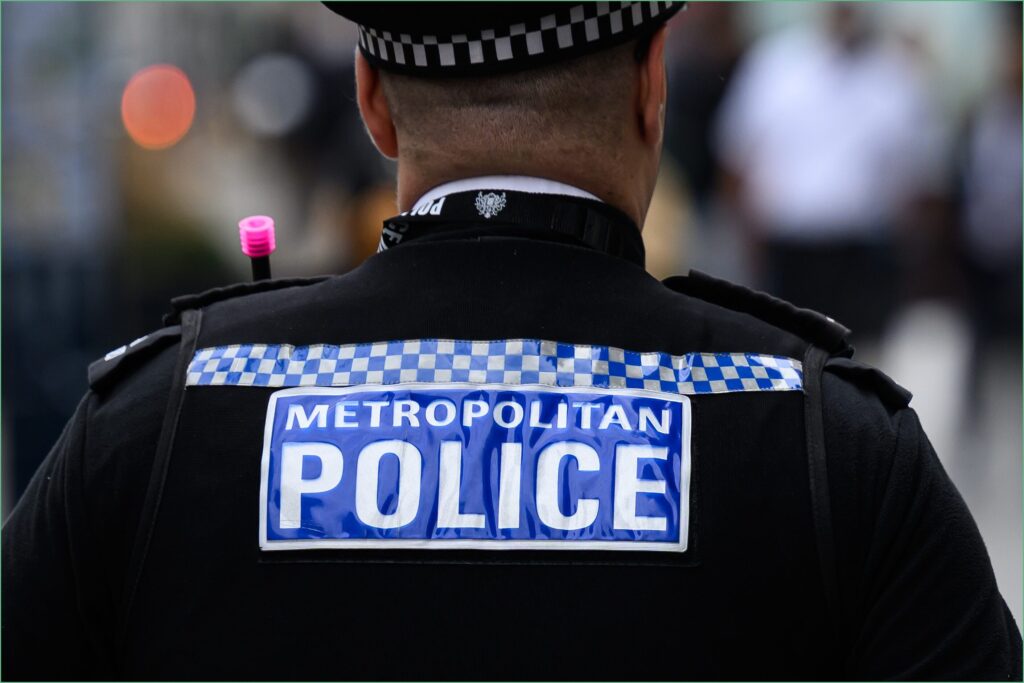 Met Police dismantle international gang smuggling 40,000 stolen phones to China