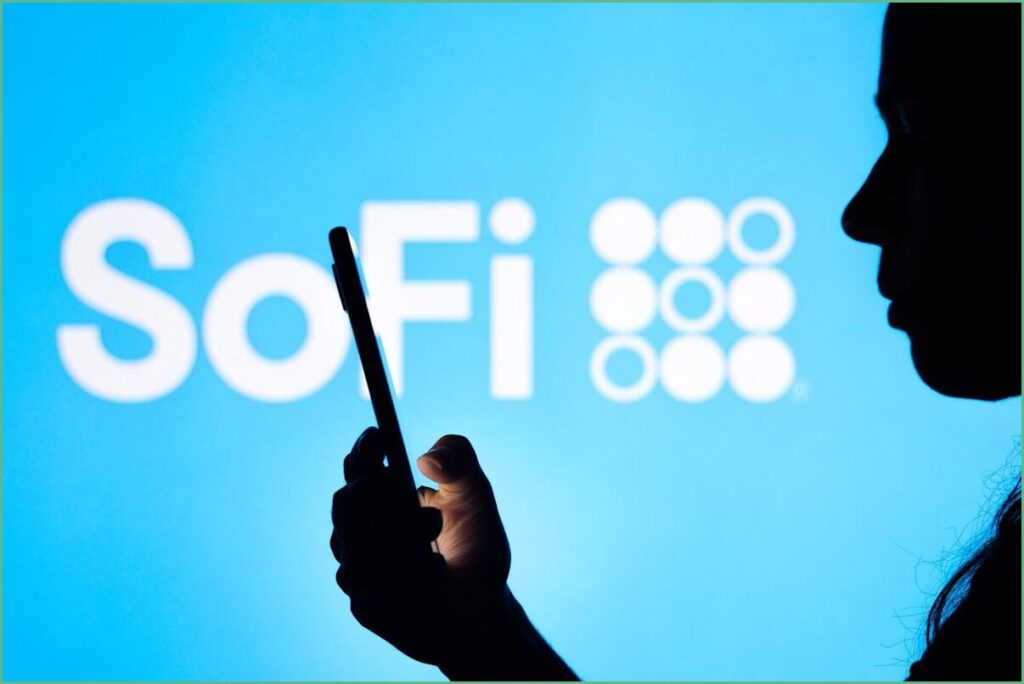 Reassess SoFi Technologies Stock Now, Protect Your Capital