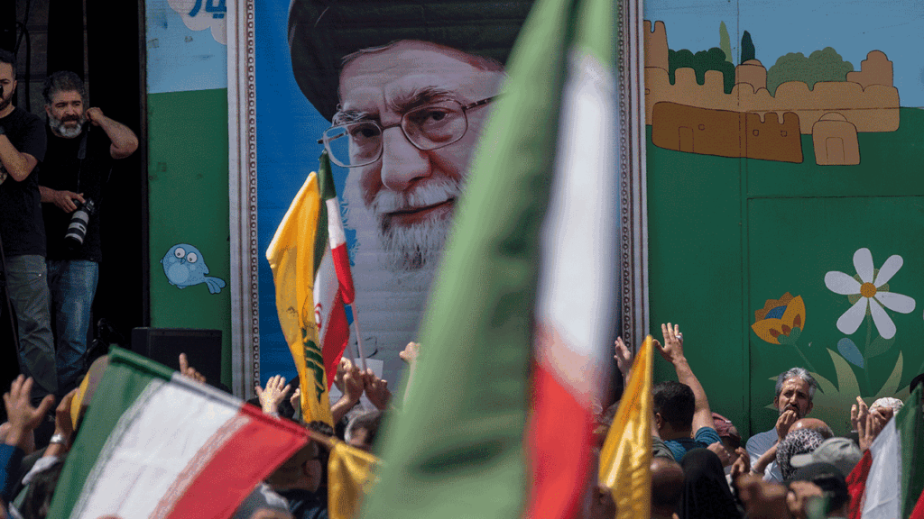 Iranian Crown Prince Urges Citizens To Seize Freedom