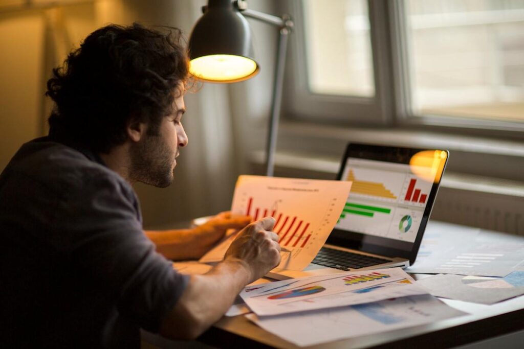 DGRO Versus SCHD, Which Dividend ETF Outperforms Now