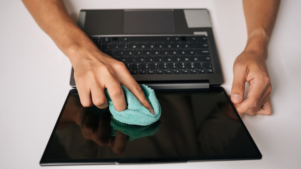Use Eyeglass Cleaner Safely On OLED Laptop And Monitor Screens
