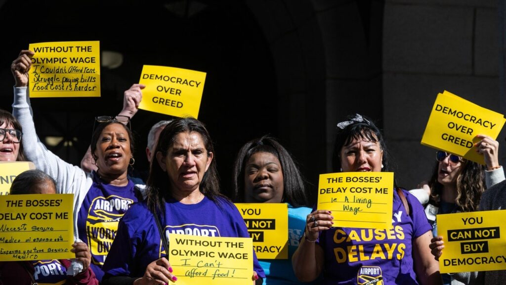 Los Angeles Wage Hike Forces Hotel Job Cuts, Investors Flee