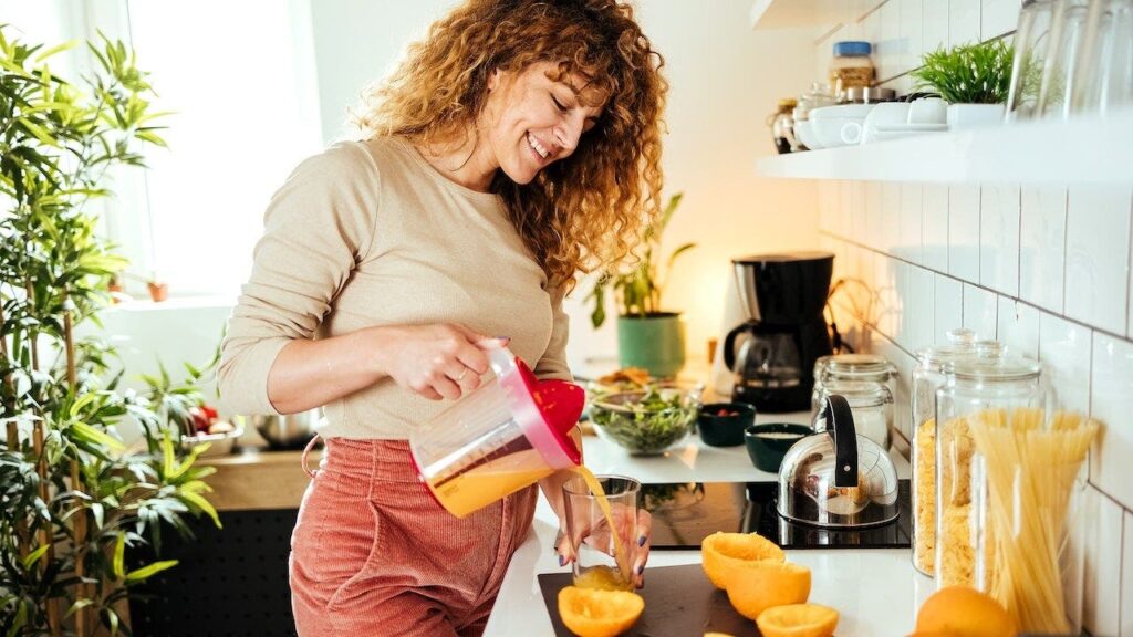 Higher Vitamin C Levels Link To Better Brain Structure In Seniors