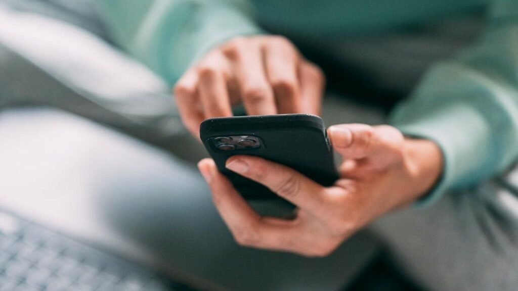 Detect Hi Mom Text Scam Targeting Parents, Verify Numbers
