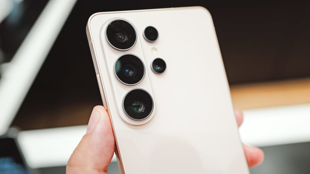 Compare Galaxy S26 Ultra Alternatives Before You Spend