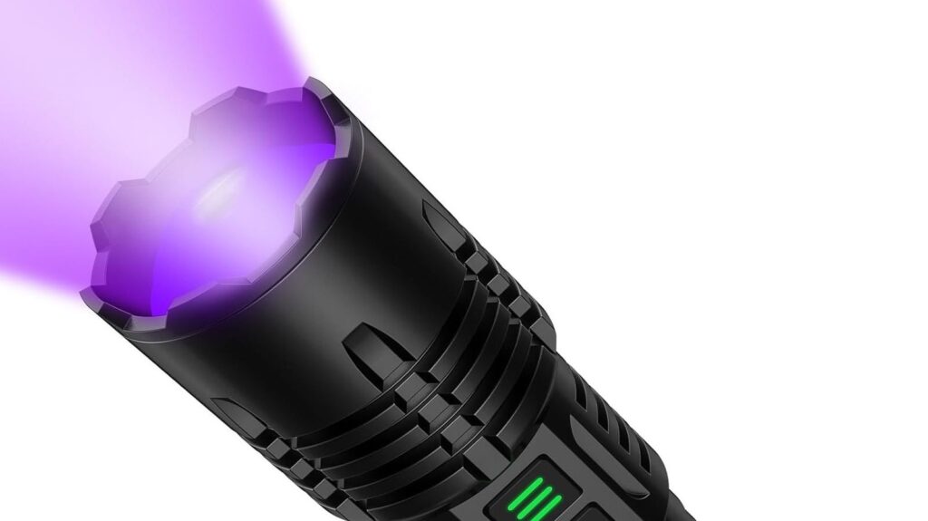 Pick The Right UV Flashlight, Know Black Light Differences