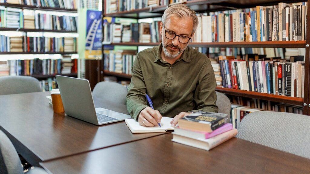 Study Links Speaking Multiple Languages To Younger Brain Age