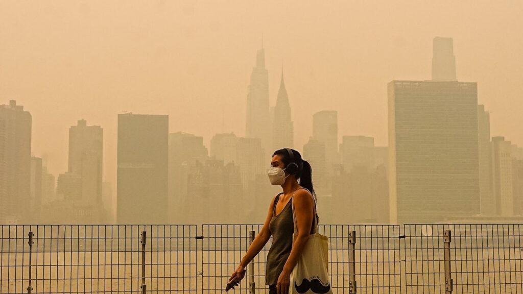 Wildfire Smoke Spreads Across 20 States, Doctors Warn High Risk Groups