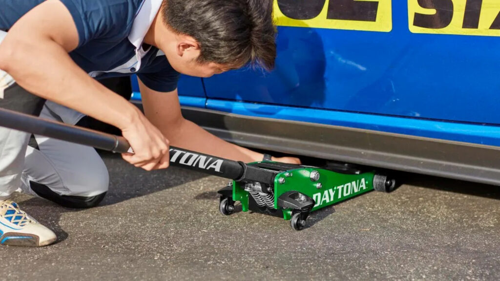Harbor Freight Daytona Floor Jacks, 3 In Store Exclusives You Need