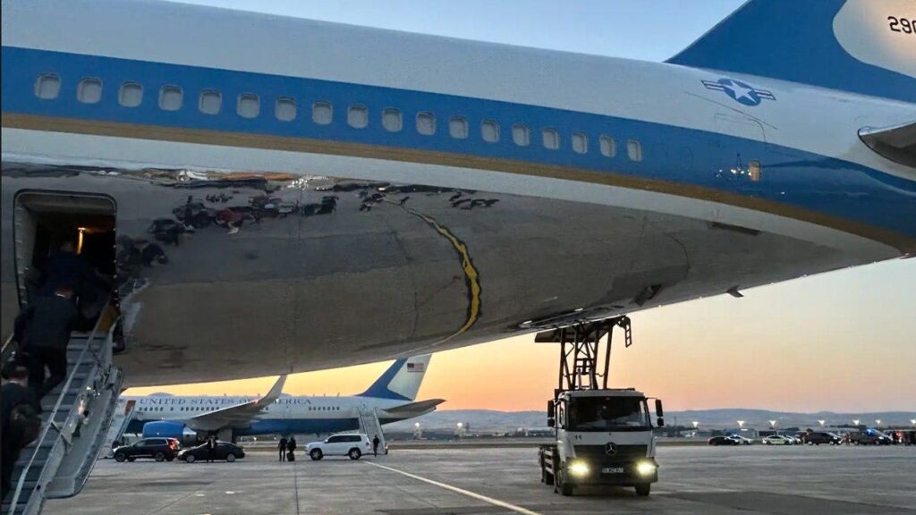 Trump Secretly Switched Jets In Turkey, Leaving Staff Behind