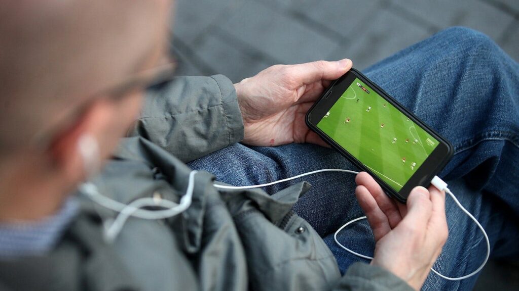How to Stream Safely Abroad With A VPN