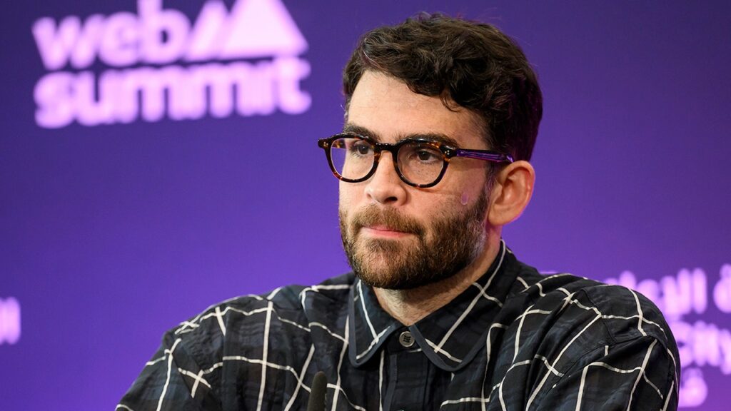 Hasan Piker Dismisses Democratic Critics, Backs AOC in 2028