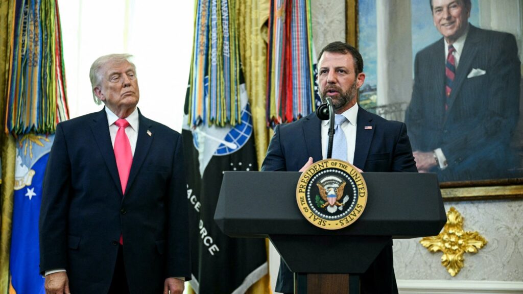 20 States Sue Trump Rule Tightening Visa, Green Card Access