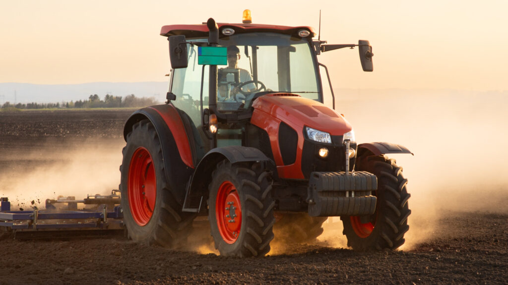 Best Way To Clean A Tractor, Tools That Work Fast