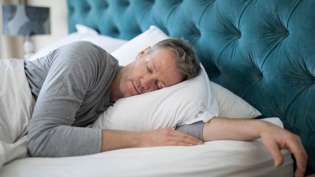Daylight Saving Time Ends, Doctor Shares 6 Sleep Protection Tips