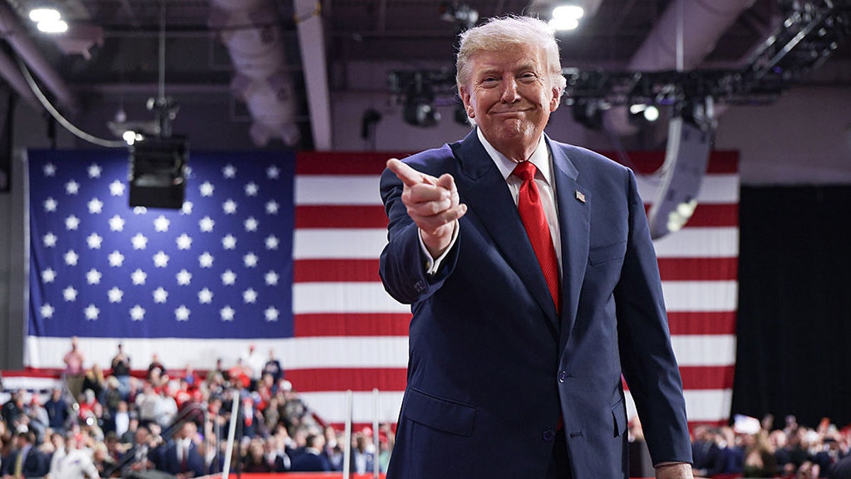 trump-syracuse-new-york-stump